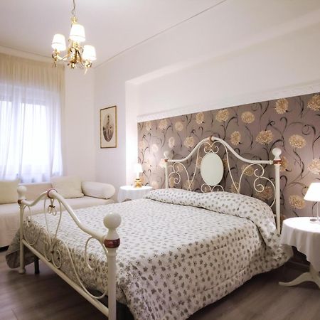 Casa Alessandro Casa Maria Francesca Napels Buitenkant foto